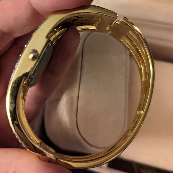 Rare & Working Ladie's Waltham Gold Tone Mother of Pearl Gemmed Cuff Watch - Picture 3 of 4